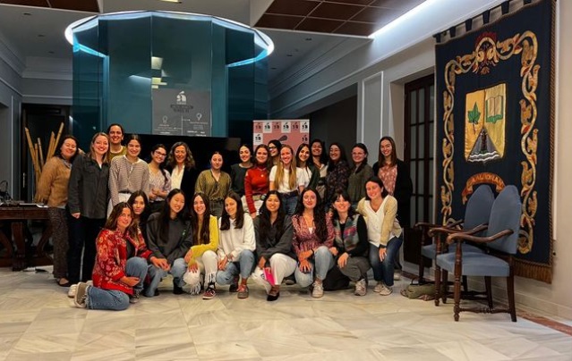 La psicopedagoga, Dª Mariola Carrillo ha sido la encargada de impartir el 2º taller sobre #saludmental en el Colegio Mayor Alborán