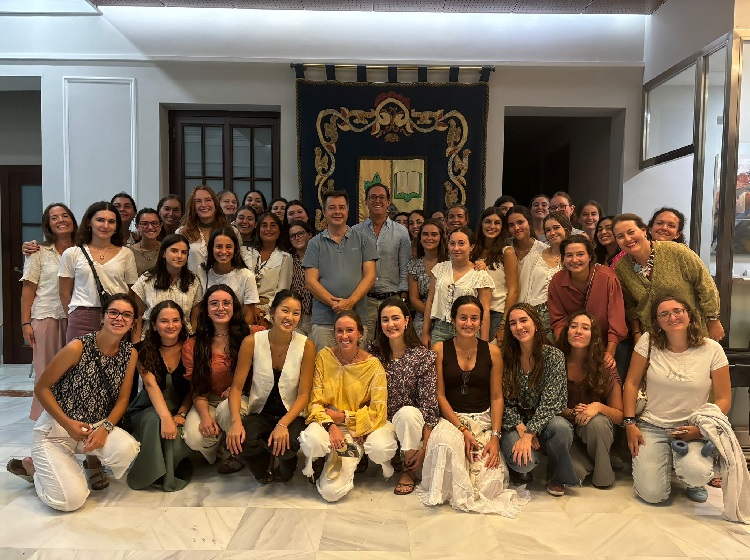 David Cerdá y José Mª González Alorda, presenta el Proyecto Divergente en el Colegio Mayor Alborán